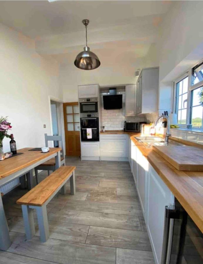 Near Woodbridge The Annexe Eyke Fantastic Views With Dog Secure Garden And Paddock Villa Kültér fotó